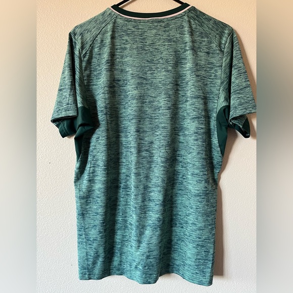 Yonex Men’s Performance Tennis Shirt Small - Picture 3 of 3